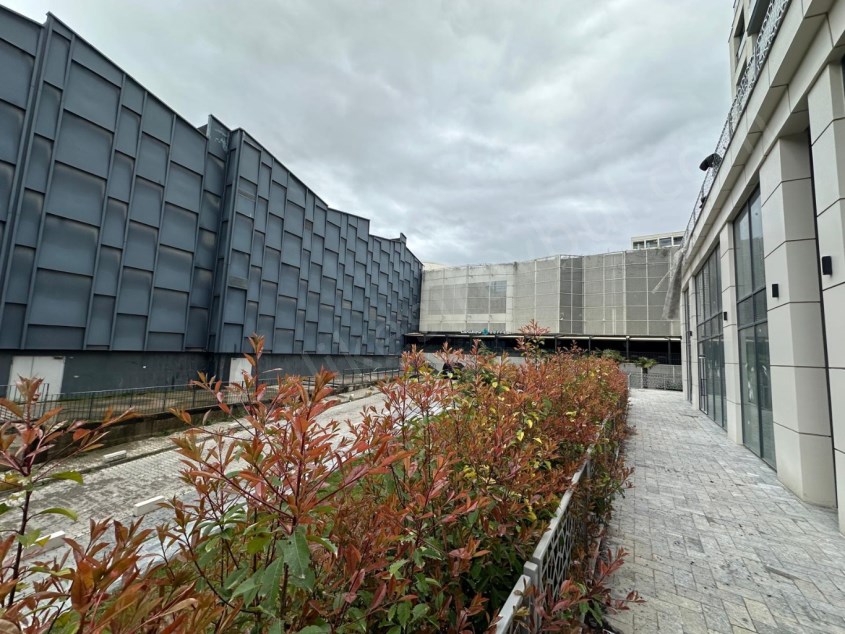 BALIKESİR KİRALIK DÜKKAN SAFİR DEN AYYILDIZ KONUTLARINDA 107 M2 10 BURDA AVM YANI ARKA CEPHE DÜKKAN