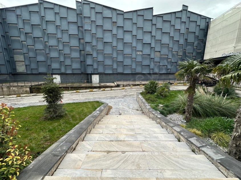 BALIKESİR KİRALIK DÜKKAN SAFİR DEN AYYILDIZ KONUTLARINDA 107 M2 10 BURDA AVM YANI ARKA CEPHE DÜKKAN