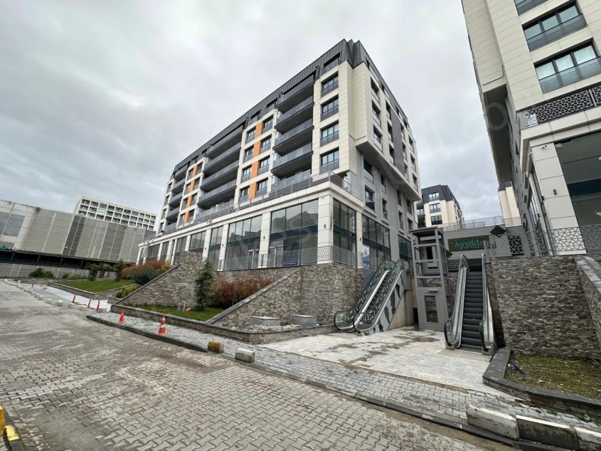 BALIKESİR KİRALIK DÜKKAN SAFİR DEN AYYILDIZ KONUTLARINDA 107 M2 10 BURDA AVM YANI ARKA CEPHE DÜKKAN