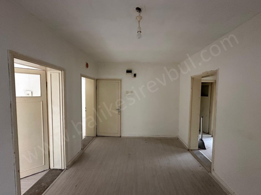 BALIKESİR KİRALIK DAİRE SAFİR DEN HASAN BASRİ ÇANTAYDA 2+1 80 M2 KOMBİLİ BODRUM KAT DAİRE