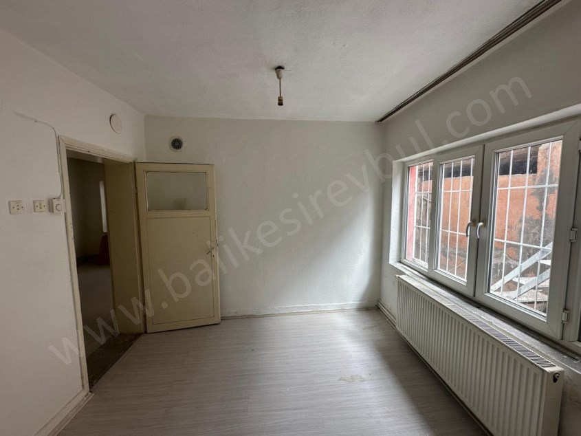 BALIKESİR KİRALIK DAİRE SAFİR DEN HASAN BASRİ ÇANTAYDA 2+1 80 M2 KOMBİLİ BODRUM KAT DAİRE