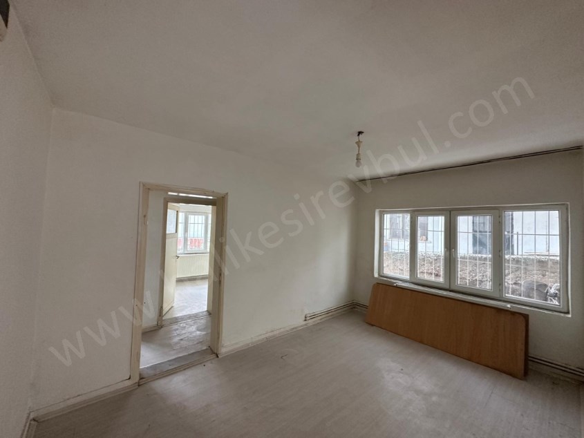 BALIKESİR KİRALIK DAİRE SAFİR DEN HASAN BASRİ ÇANTAYDA 2+1 80 M2 KOMBİLİ BODRUM KAT DAİRE