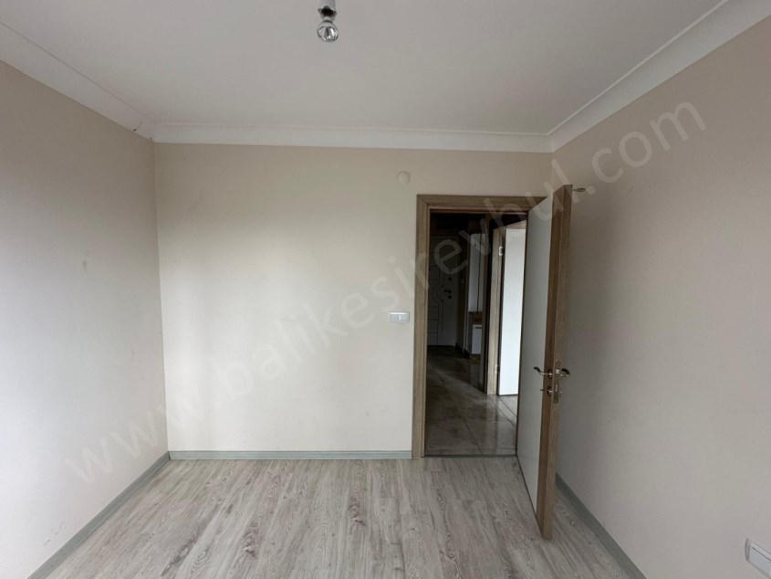 BALIKESİR KİRALIK DAİRE SAFİR DEN ADLİYE ŞEHİR HST.YAKINI 2+1 90 M2 AYRI MUTFAKLI ASANSÖRLÜ ARAKAT
