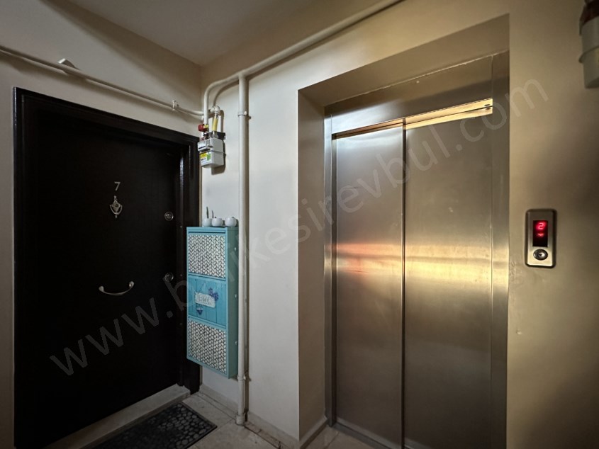 BALIKESİR KİRALIK DAİRE SAFİR DEN BAHÇELİEVLER SAVAŞTEPE CAD.YAK.3+1 170 M2 ASANSÖRLÜ SON KAT DAİRE