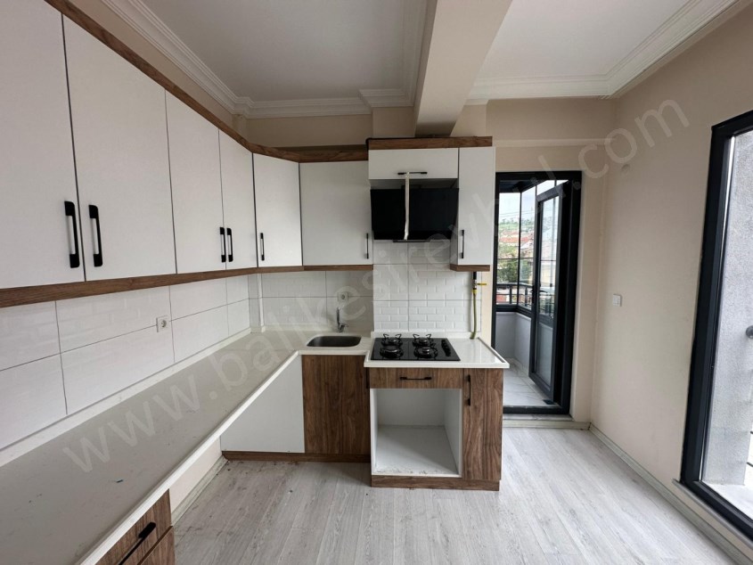 BALIKESİR KİRALIK DAİRE SAFİR DEN GAZİOSMANPAŞA DOKUMA CAD.ORGANİZE YAK.2+1 AYRI MUTFAKLI ARAKAT 