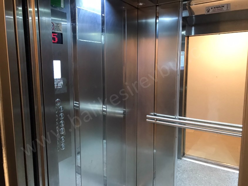 BALIKESİR KİRALIK DAİRE SAFİR DEN NECATİ EĞİTİM FAKÜLTESİ YANI 1+1 45 M2 EŞYALI ASANSÖRLÜ LUX ARAKAT