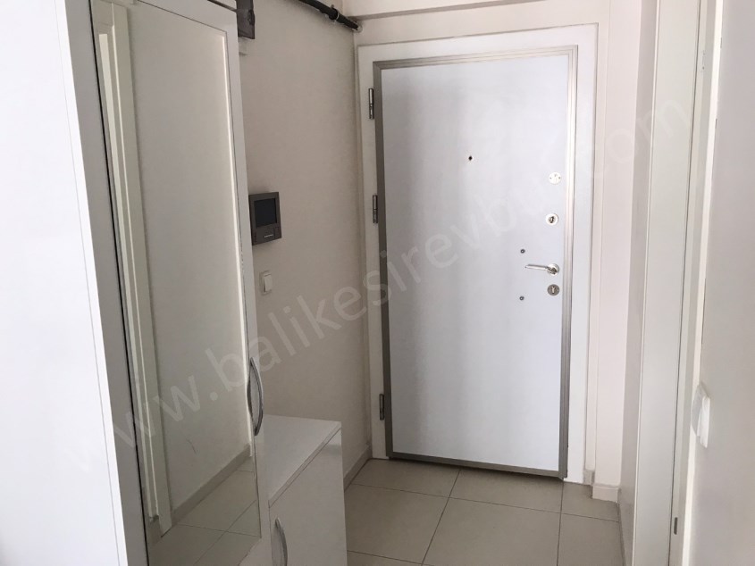 BALIKESİR KİRALIK DAİRE SAFİR DEN NECATİ EĞİTİM FAKÜLTESİ YANI 1+1 45 M2 EŞYALI ASANSÖRLÜ LUX ARAKAT