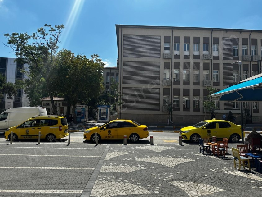 BALIKESİR KİRALIK DÜKKAN SAFİR DEN ÇARŞI MERKEZDE HÜKÜMET KARŞISI MEVKİİ YERDE 30 M2 DÜKKAN