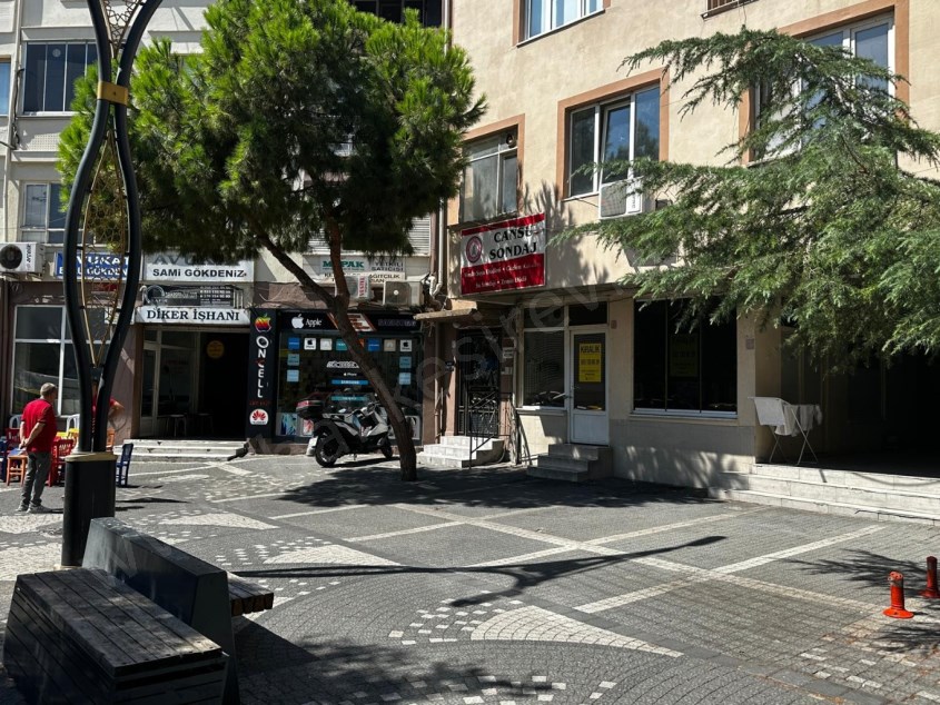 BALIKESİR KİRALIK DÜKKAN SAFİR DEN ÇARŞI MERKEZDE HÜKÜMET KARŞISI MEVKİİ YERDE 30 M2 DÜKKAN