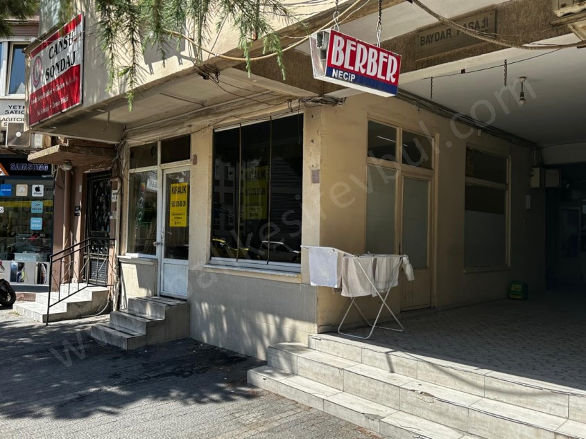 BALIKESİR KİRALIK DÜKKAN SAFİR DEN ÇARŞI MERKEZDE HÜKÜMET KARŞISI MEVKİİ YERDE 30 M2 DÜKKAN
