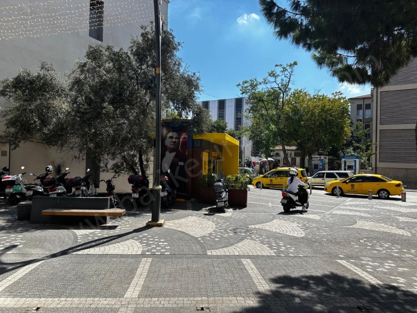 BALIKESİR KİRALIK DÜKKAN SAFİR DEN ÇARŞI MERKEZDE HÜKÜMET KARŞISI MEVKİİ YERDE 30 M2 DÜKKAN