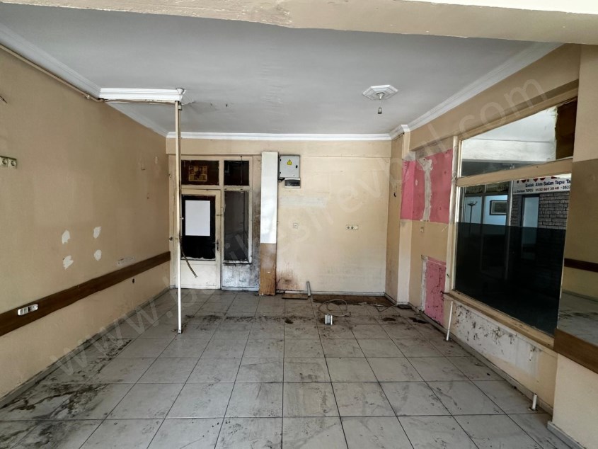 BALIKESİR KİRALIK DÜKKAN SAFİR DEN ÇARŞI MERKEZDE HÜKÜMET KARŞISI MEVKİİ YERDE 30 M2 DÜKKAN
