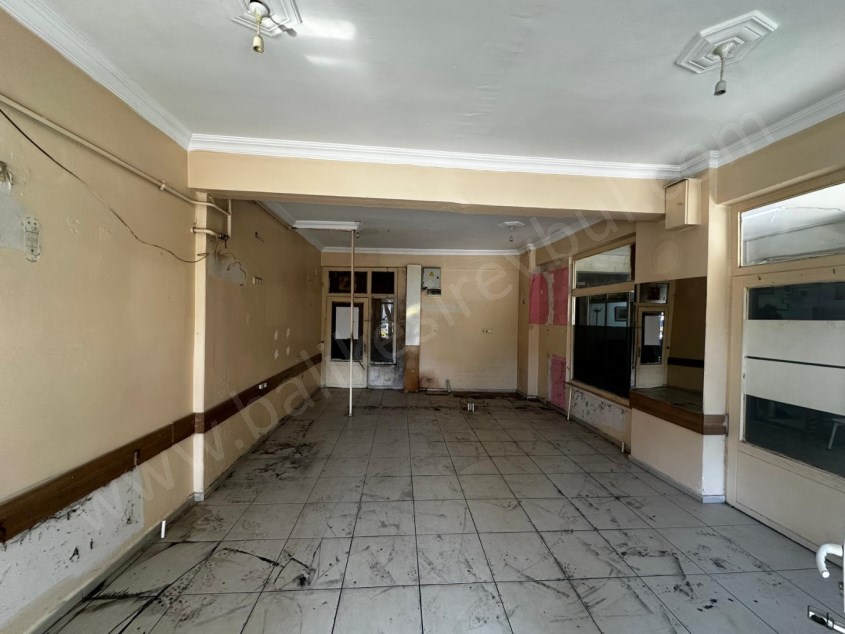 BALIKESİR KİRALIK DÜKKAN SAFİR DEN ÇARŞI MERKEZDE HÜKÜMET KARŞISI MEVKİİ YERDE 30 M2 DÜKKAN