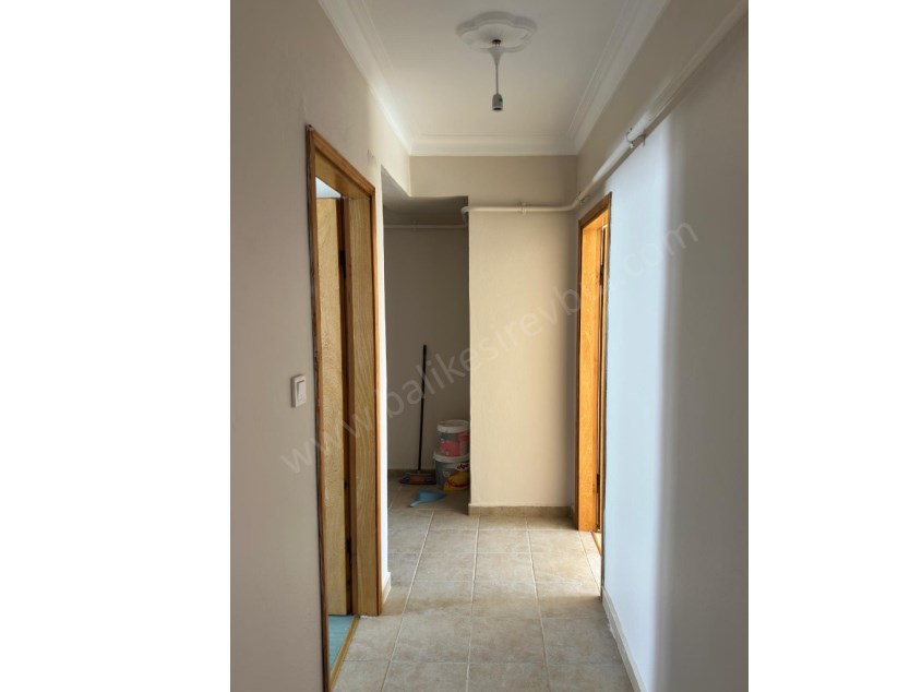 BALIKESİR KİRALIK DAİRE SAFİR DEN ÇARŞI MERKEZE YÜRÜME MESAFESİNDE 2+1 90 M2 ASANSÖRLÜ ARAKAT DAİRE