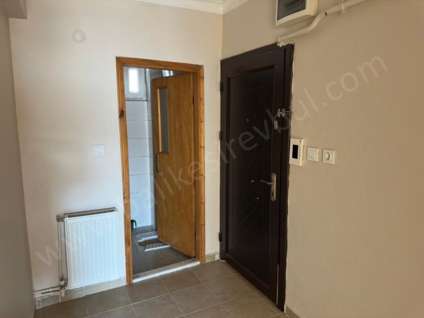 BALIKESİR KİRALIK DAİRE SAFİR DEN ÇARŞI MERKEZE YÜRÜME MESAFESİNDE 2+1 90 M2 ASANSÖRLÜ ARAKAT DAİRE