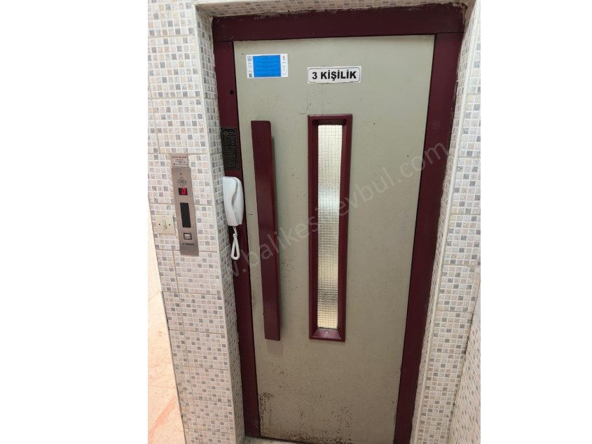 BALIKESİR KİRALIK DAİRE SAFİR DEN ÇARŞI MERKEZE YÜRÜME MESAFESİNDE 2+1 90 M2 ASANSÖRLÜ ARAKAT DAİRE