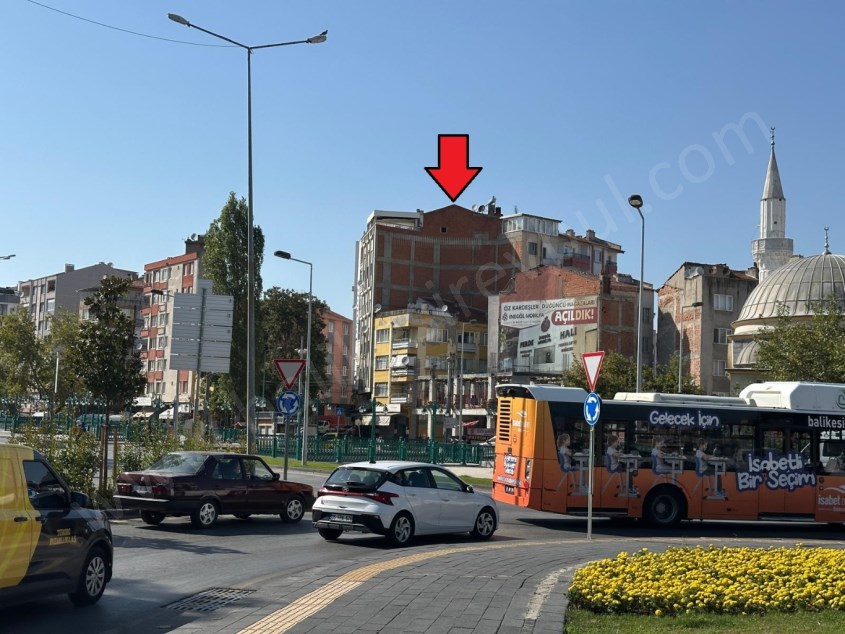 BALIKESİR KİRALIK DAİRE SAFİR DEN ÇARŞI MERKEZE YÜRÜME MESAFESİNDE 2+1 90 M2 ASANSÖRLÜ ARAKAT DAİRE