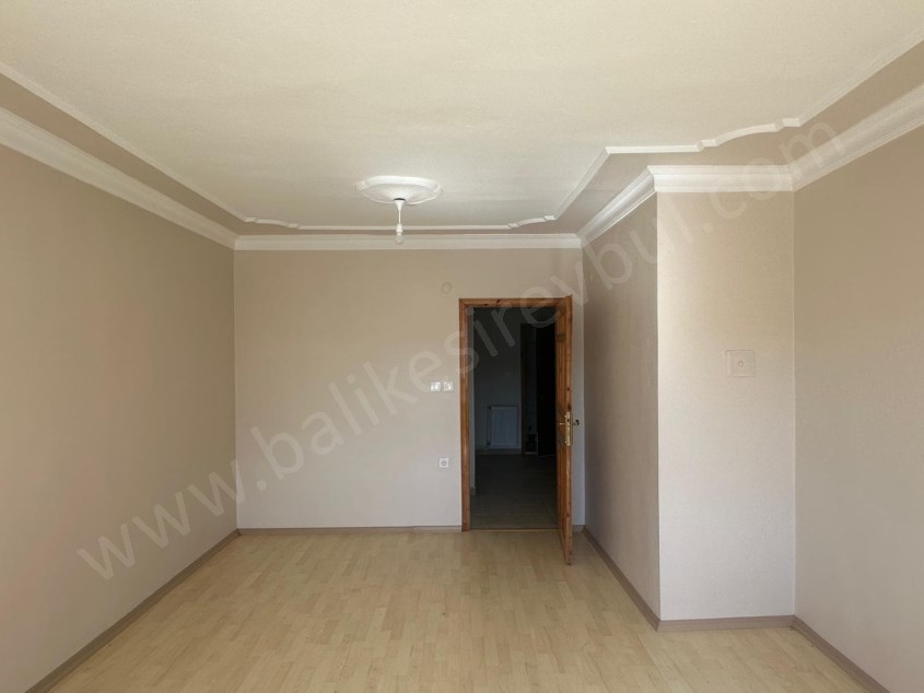BALIKESİR KİRALIK DAİRE SAFİR DEN ÇARŞI MERKEZE YÜRÜME MESAFESİNDE 2+1 90 M2 ASANSÖRLÜ ARAKAT DAİRE