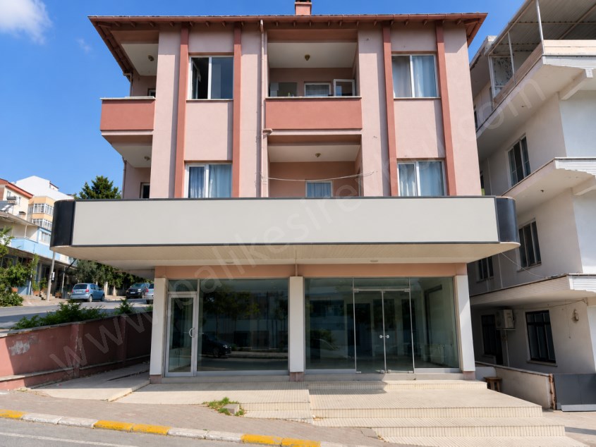 BALIKESİR KİRALIK DÜKKAN SAFİR DEN ESKİ SSK HASTANESİ ALTIEYLÜL FEN LİSESİ KARŞISI 100M2 CADDE ÜZERİ