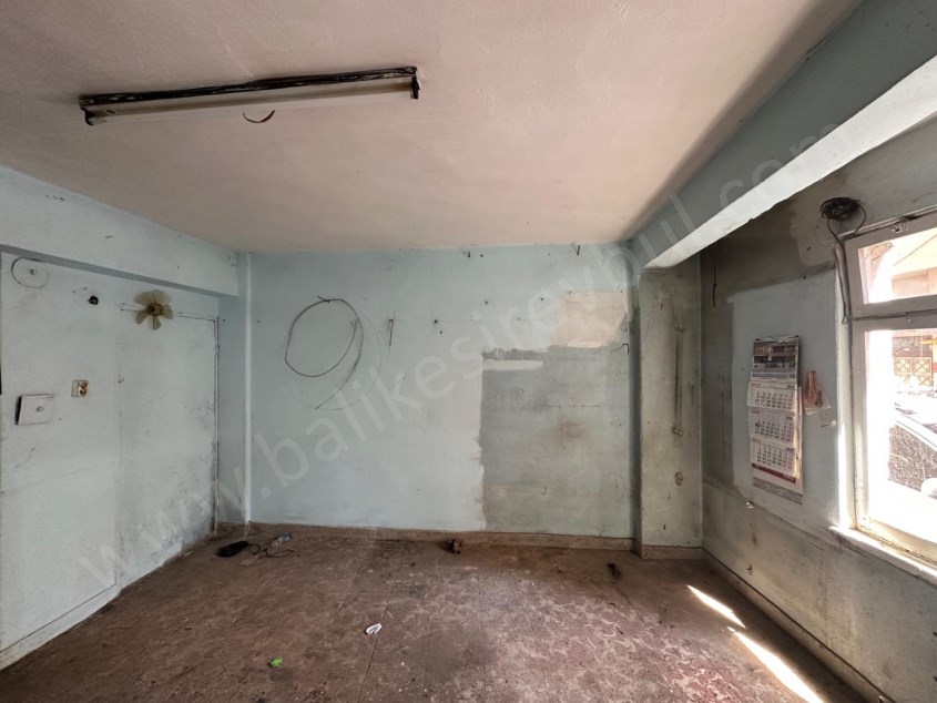 BALIKESİR KİRALIK DÜKKAN SAFİR DEN ANAFARTALAR CADDESİ YANI 15 M2 İŞYERİ VE DEPOYA UYGUN 