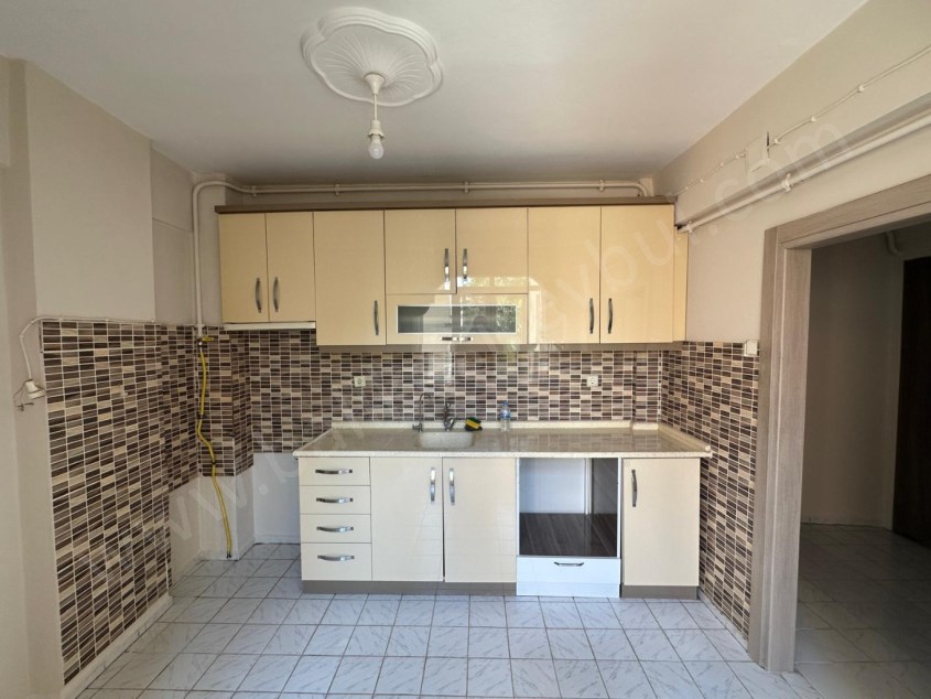 BALIKESİR SATILIK DAİRE SAFİR DEN ÇARŞI MERKEZE YÜRÜME MESAFESİNDE 3+1 105 M2 MASRAFSIZ ARAKAT