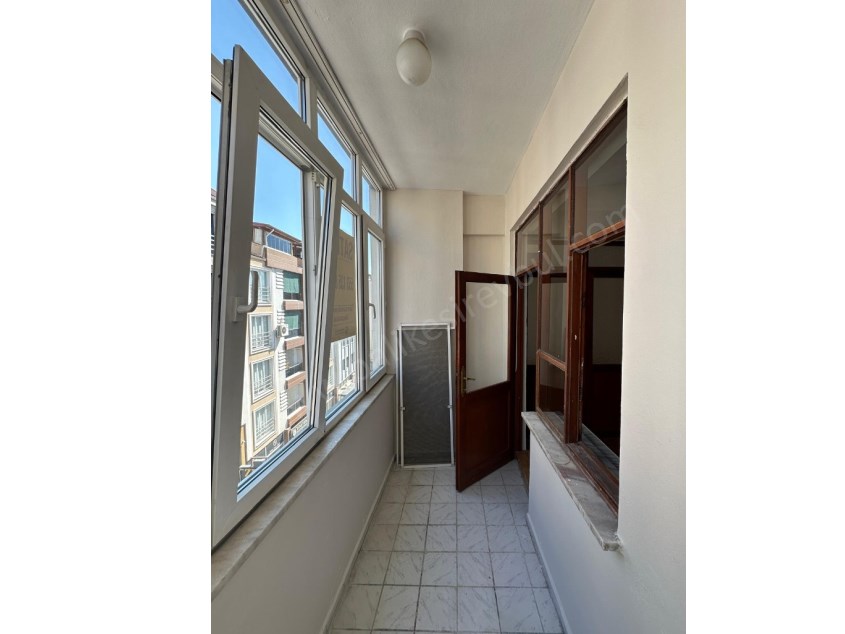 BALIKESİR SATILIK DAİRE SAFİR DEN ÇARŞI MERKEZE YÜRÜME MESAFESİNDE 3+1 105 M2 MASRAFSIZ ARAKAT
