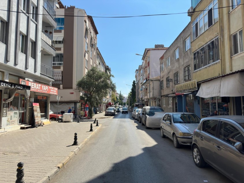 BALIKESİR SATILIK DAİRE SAFİR DEN ÇARŞI MERKEZE YÜRÜME MESAFESİNDE 3+1 105 M2 MASRAFSIZ ARAKAT