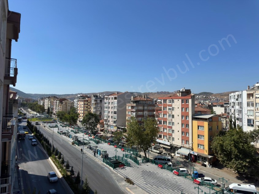 BALIKESİR SATILIK DAİRE SAFİR DEN ÇARŞI MERKEZDE MEVKİİ YERDE 3+1 105 M2 ASANSÖRLÜ ARAKAT DAİRE