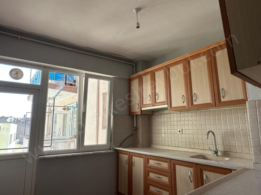 BALIKESİR SATILIK DAİRE SAFİR DEN ÇARŞI MERKEZDE MEVKİİ YERDE 3+1 105 M2 ASANSÖRLÜ ARAKAT DAİRE