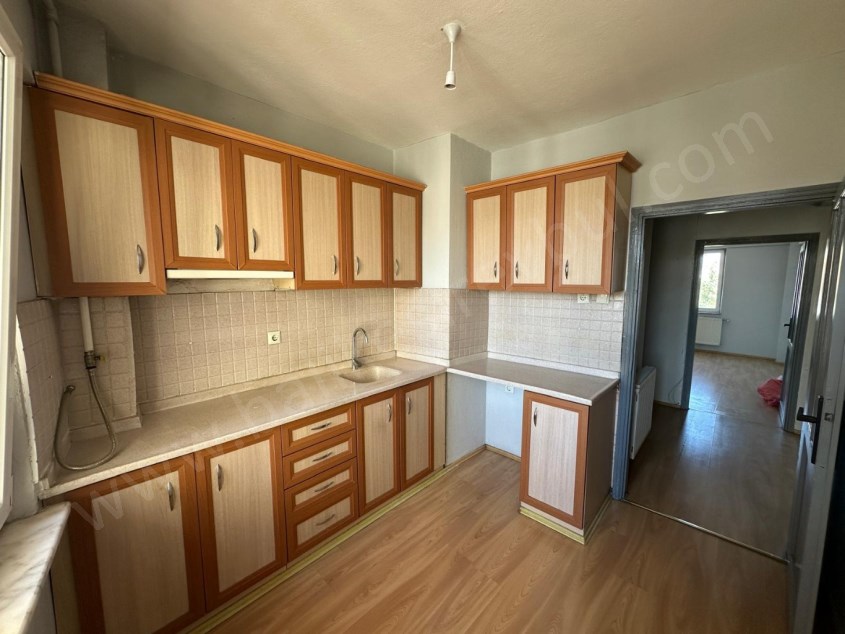 BALIKESİR SATILIK DAİRE SAFİR DEN ÇARŞI MERKEZDE MEVKİİ YERDE 3+1 105 M2 ASANSÖRLÜ ARAKAT DAİRE