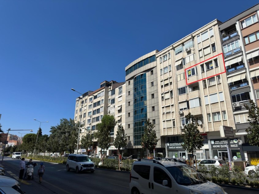 BALIKESİR SATILIK DAİRE SAFİR DEN ÇARŞI MERKEZE YÜRÜME MESAFESİNDE 3+1 115 M2 ASANSÖRLÜ ARAKAT DAİRE