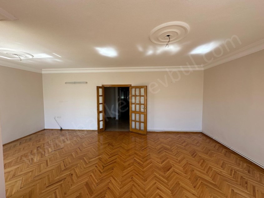 BALIKESİR SATILIK DAİRE SAFİR DEN ÇARŞI MERKEZE YÜRÜME MESAFESİNDE 3+1 115 M2 ASANSÖRLÜ ARAKAT DAİRE