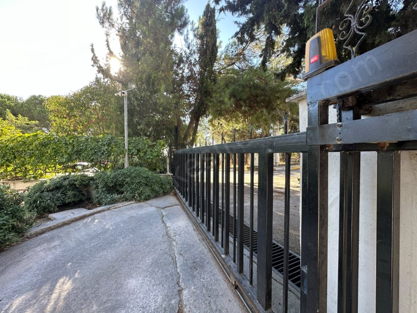 ALTINKENT SİTESİNDE 3+1 172 M2 HAVUZLU KAPALI OTOPARKLI ASANSÖRLÜ LUX DAİRE​