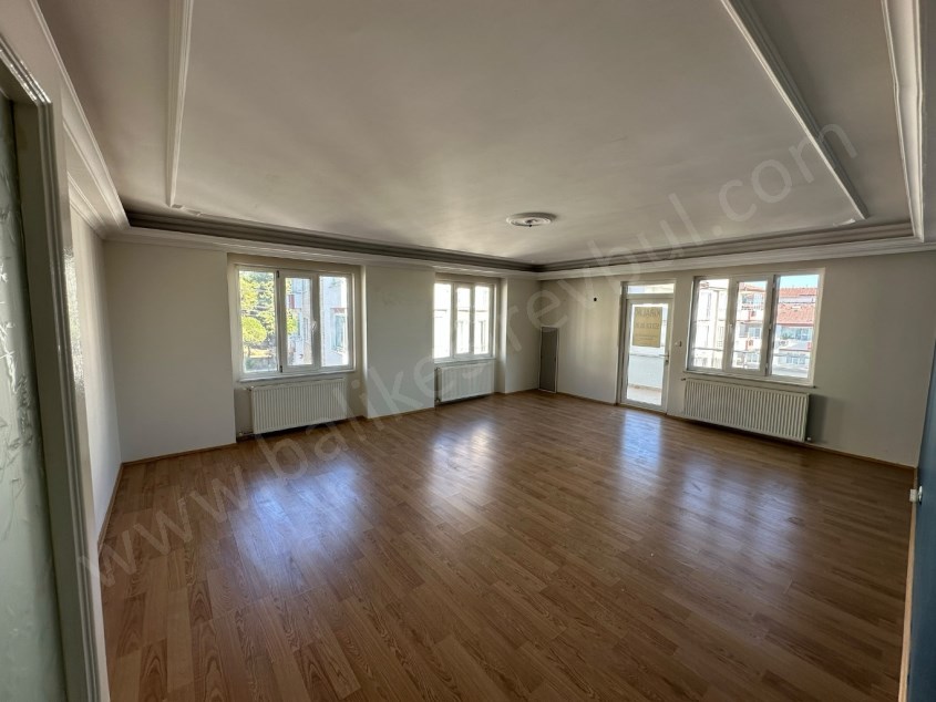 ALTINKENT SİTESİNDE 3+1 172 M2 HAVUZLU KAPALI OTOPARKLI ASANSÖRLÜ LUX DAİRE​