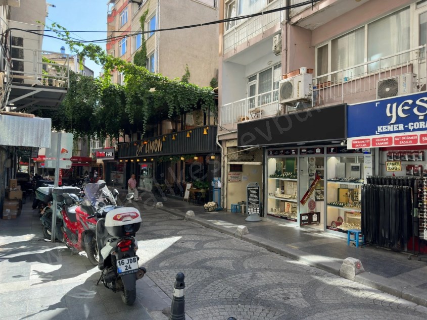 BALIKESİR SATILIK DÜKKAN SAFİR DEN ÇARŞI MERKEZDE YEŞİLLİ CADDESİ ÜZERİ 15 M2 DEPOLU DÜKKAN