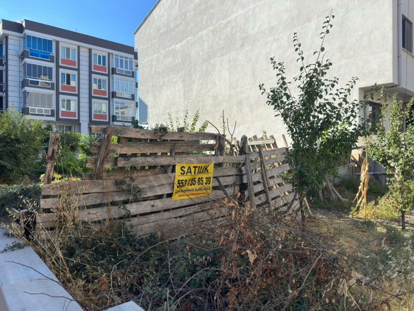 BALIKESİR SATILIK ARSA SAFİR DEN PLEVNE YENİ İZMİR YOLU İLE BİROL KOÇ CAD.ARASI 293 M2 3 KAT İMARLI 