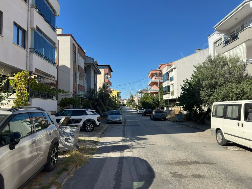 BALIKESİR SATILIK ARSA SAFİR DEN PLEVNE YENİ İZMİR YOLU İLE BİROL KOÇ CAD.ARASI 293 M2 3 KAT İMARLI 