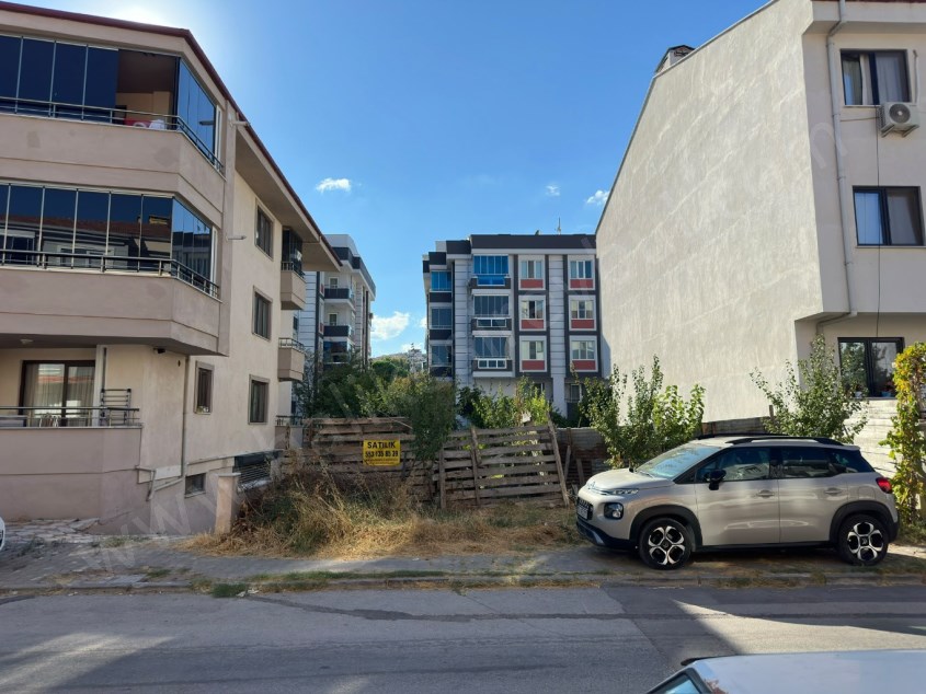 BALIKESİR SATILIK ARSA SAFİR DEN PLEVNE YENİ İZMİR YOLU İLE BİROL KOÇ CAD.ARASI 293 M2 3 KAT İMARLI 