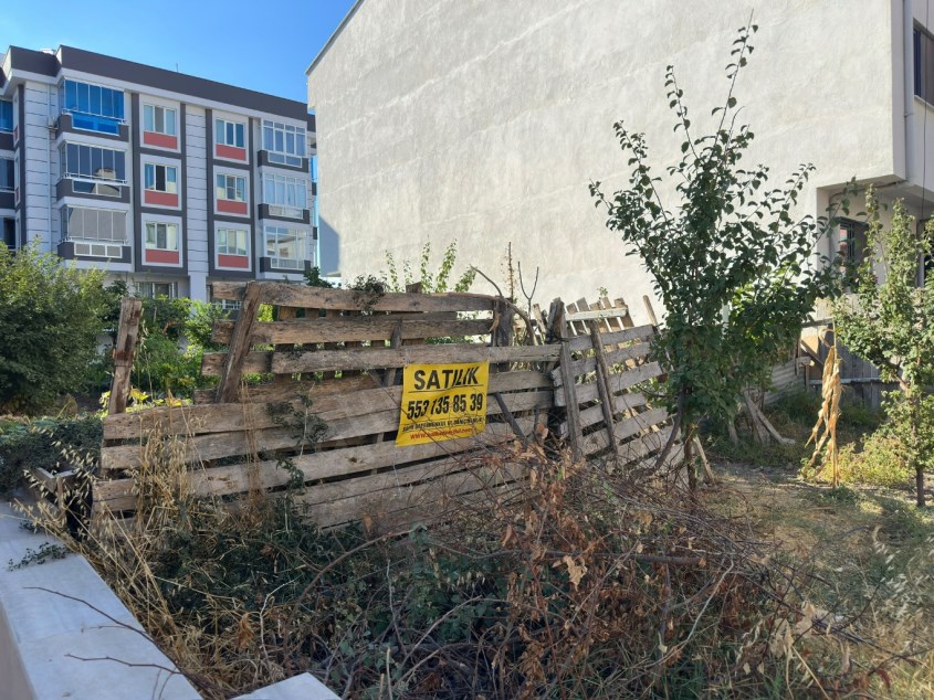 BALIKESİR SATILIK ARSA SAFİR DEN PLEVNE YENİ İZMİR YOLU İLE BİROL KOÇ CAD.ARASI 293 M2 3 KAT İMARLI 