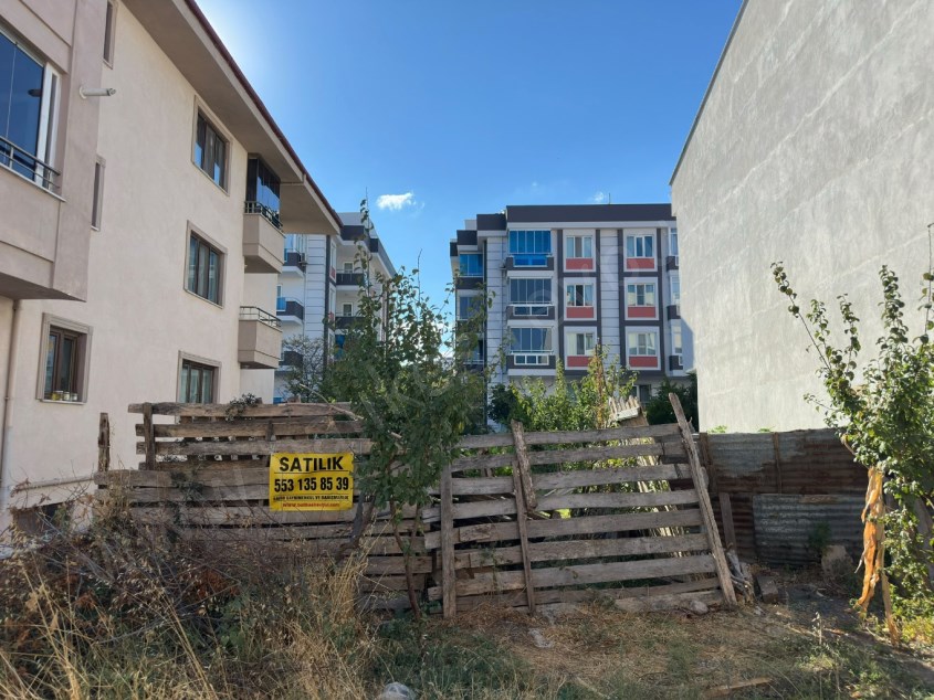 BALIKESİR SATILIK ARSA SAFİR DEN PLEVNE YENİ İZMİR YOLU İLE BİROL KOÇ CAD.ARASI 293 M2 3 KAT İMARLI 