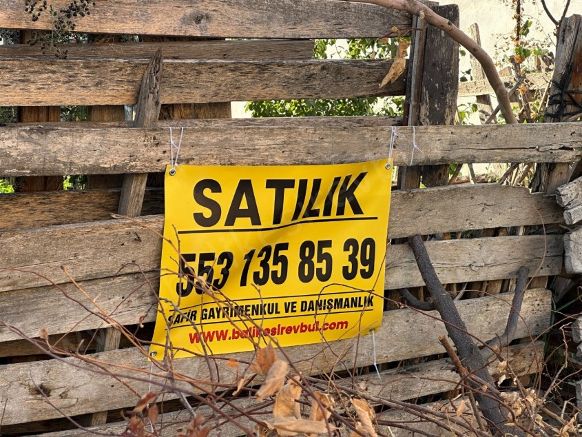 BALIKESİR SATILIK ARSA SAFİR DEN PLEVNE YENİ İZMİR YOLU İLE BİROL KOÇ CAD.ARASI 293 M2 3 KAT İMARLI 