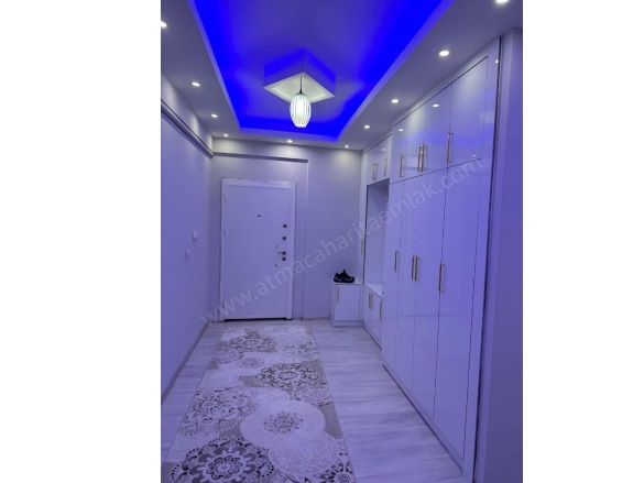 Fırat Mahallesi. Ağrı Kiralık Daire |  3+1 Oda | 180M2 Aylık 32.000Tl Eşyalı  | 3. Kat | Kombi | 2 Banyo | 3 Yatak Odası Resim-3