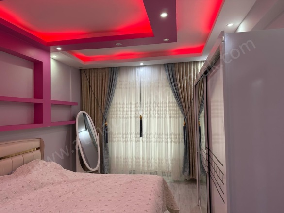 Fırat Mahallesi. Ağrı Kiralık Daire |  3+1 Oda | 180M2 Aylık 32.000Tl Eşyalı  | 3. Kat | Kombi | 2 Banyo | 3 Yatak Odası Resim-4