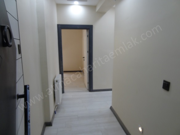 Sıddıkiye Mahallesi. Ağrı Satılık Daire |  2+1 Oda | 91M2 1.700.000Tl  Krediye Uygun  | Zemin Kat | Kombi | 1 Banyo | 2 Yatak Odası Resim-2