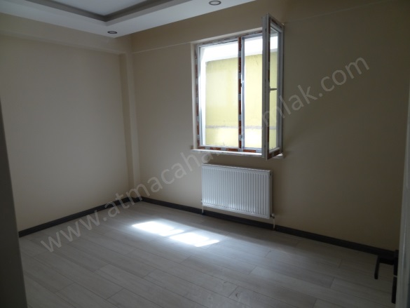 Sıddıkiye Mahallesi. Ağrı Satılık Daire |  2+1 Oda | 91M2 1.700.000Tl  Krediye Uygun  | Zemin Kat | Kombi | 1 Banyo | 2 Yatak Odası Resim-3