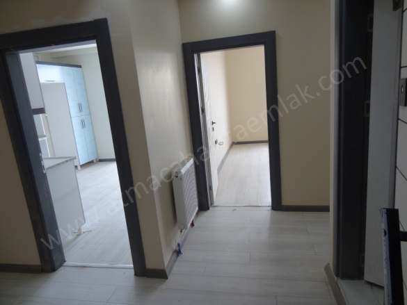 Sıddıkiye Mahallesi. Ağrı Satılık Daire |  3+1 Oda | 136M2 2.900.000Tl  Krediye Uygun  | 1. Kat | Kombi | 2 Banyo | 3 Yatak Odası Resim-3