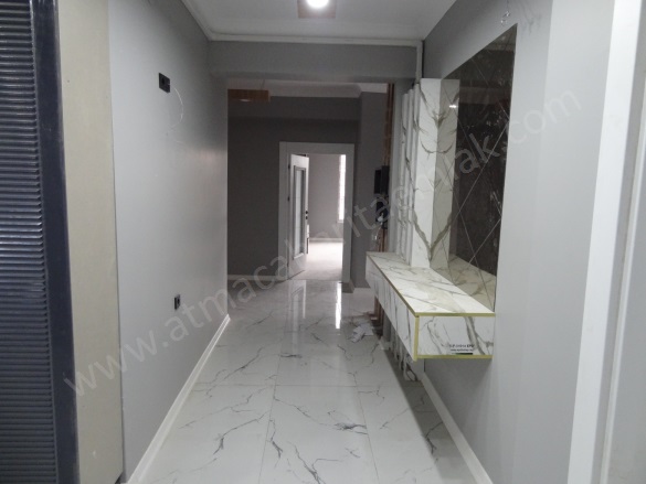 Abide Mahallesi. Ağrı Satılık Daire |  4+1 Oda |4.450.000Tl | 4. Kat | Kombi | 2 Banyo | 4 Yatak Odası Resim-3