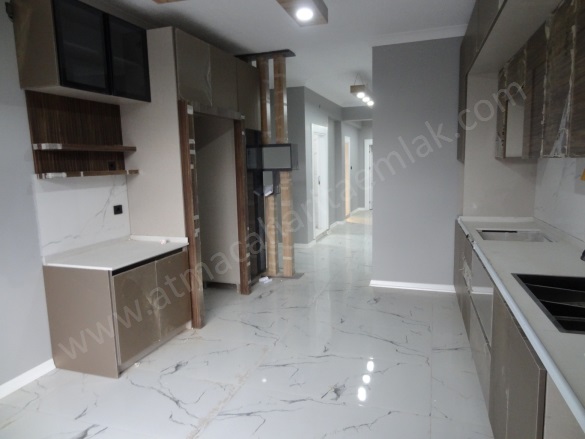 Abide Mahallesi. Ağrı Satılık Daire |  4+1 Oda |4.450.000Tl | 4. Kat | Kombi | 2 Banyo | 4 Yatak Odası Resim-5