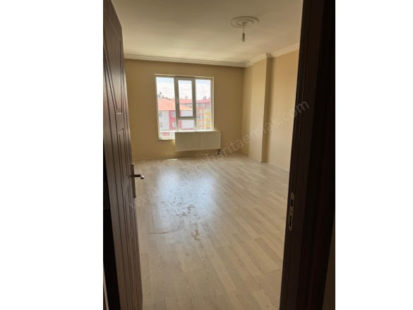 Hürriyet Mahallesi. Ağrı Kiralık Daire |  2+1 Oda | 150M2 Aylık 14.500Tl | 2. Kat | Kombi | 1 Banyo | 2 Yatak Odası Resim-5