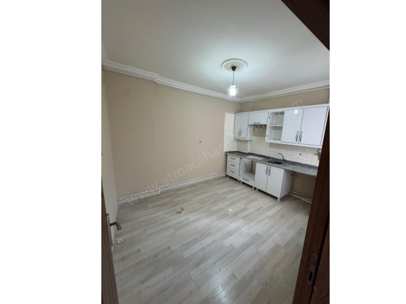 Hürriyet Mahallesi. Ağrı Kiralık Daire |  2+1 Oda | 150M2 Aylık 14.500Tl | 4. Kat | Kombi | 2 Banyo | 2 Yatak Odası Resim-2